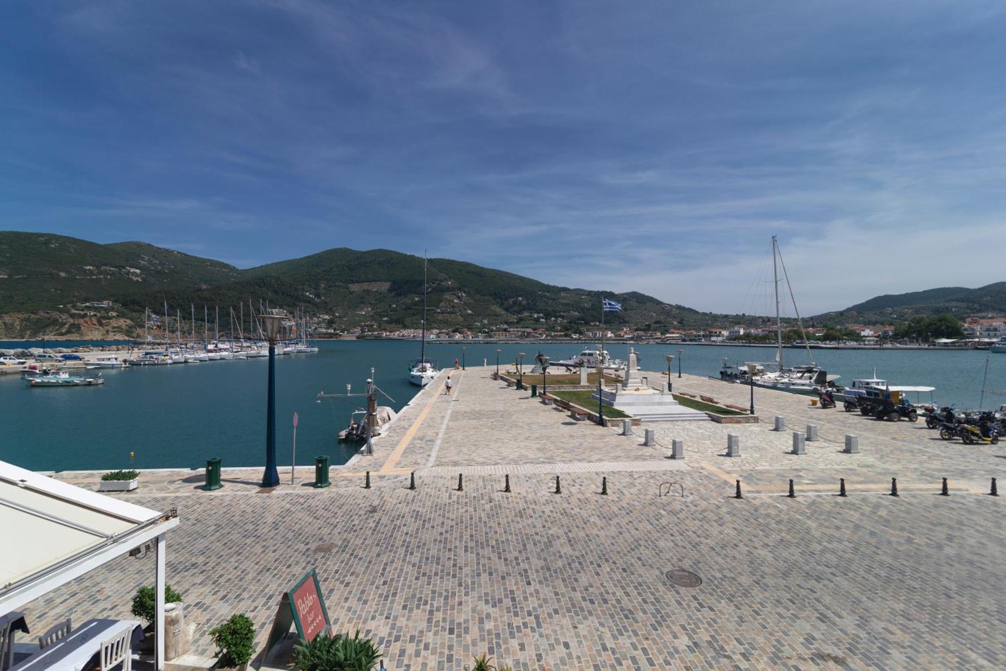Faros Coastal Apartments Skopelos stad Exteriör bild