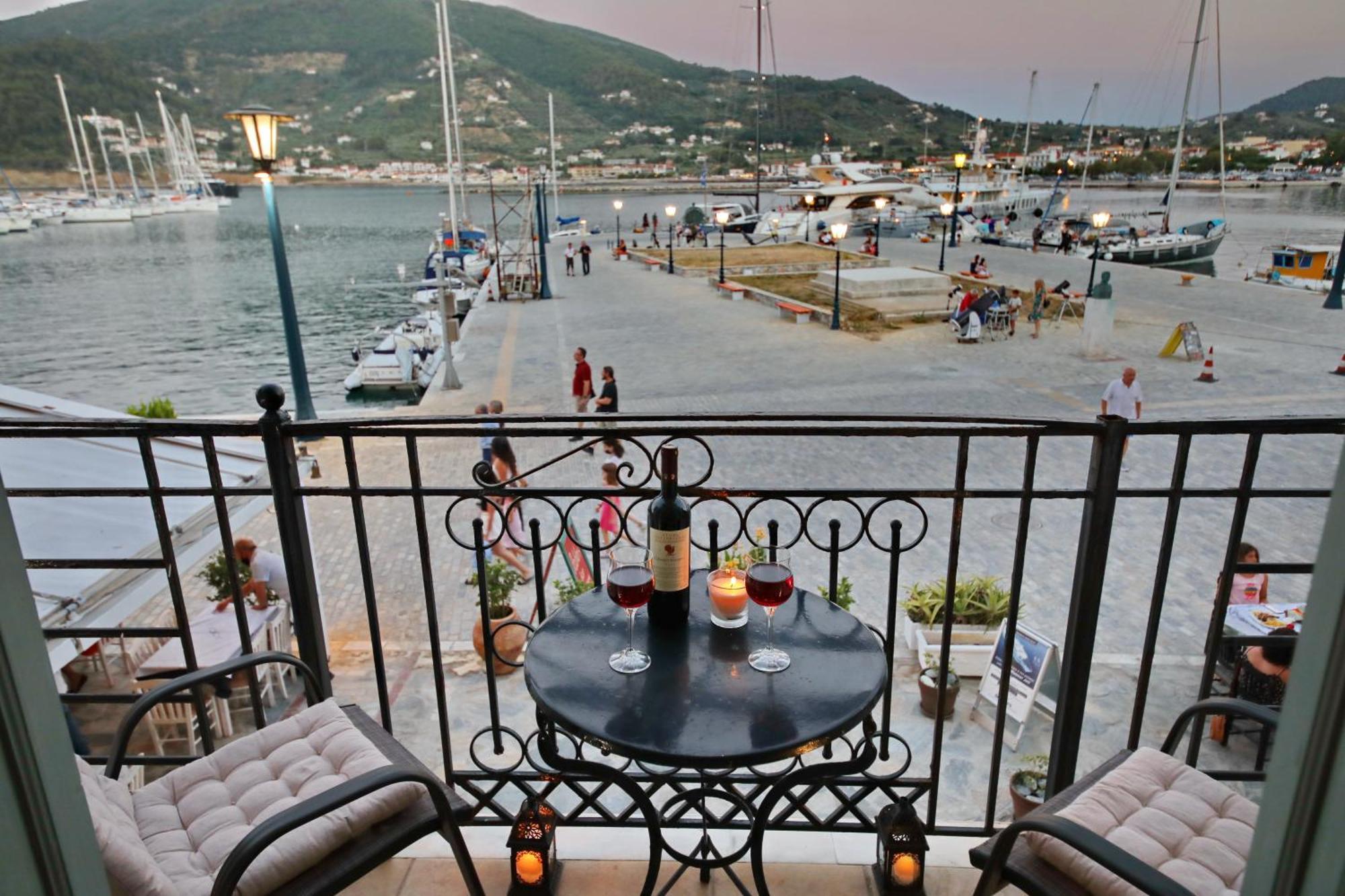 Faros Coastal Apartments Skopelos stad Exteriör bild